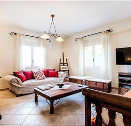 3 bedroom villa with pool & sea & mountain views, Episkepsi, sleeps 7